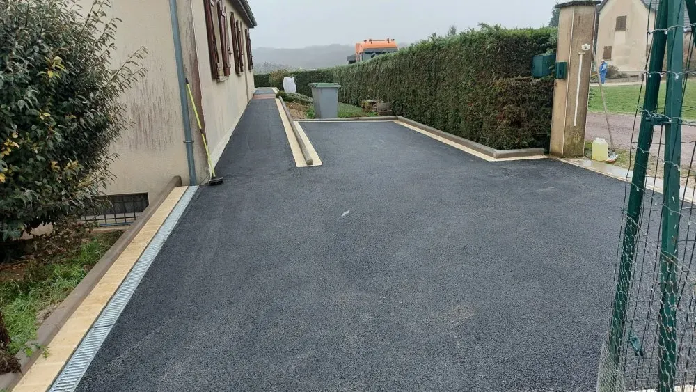 Réalisation d'un enrobé dans une maison particulière dans l'Yonne (1)