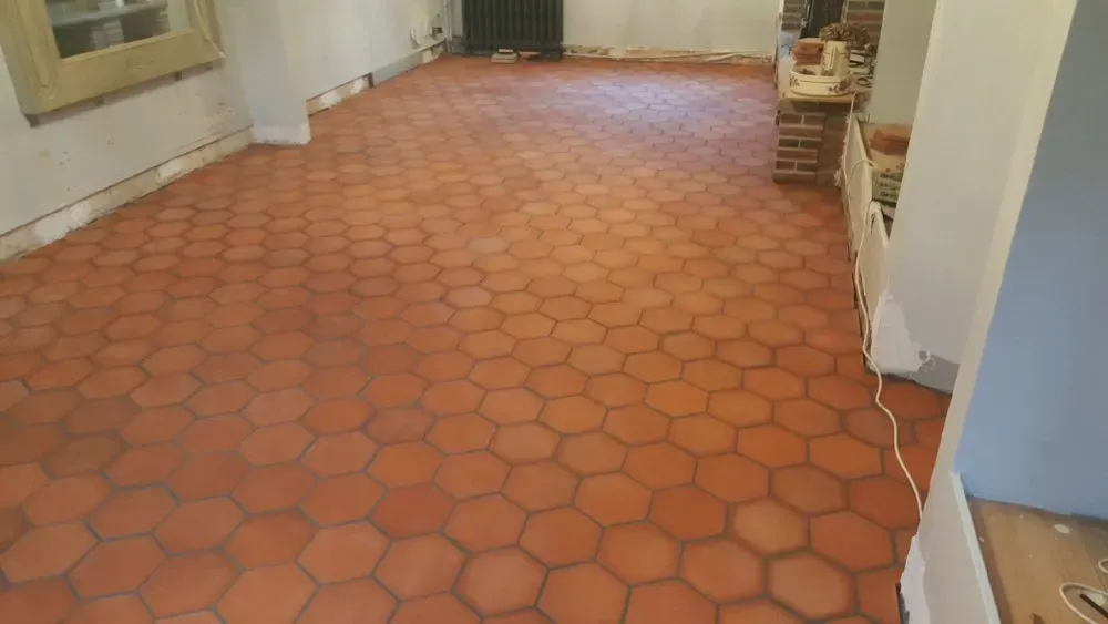 Pose de tomettes anciennes dans une maison individuelle dans l'Yonne (1)