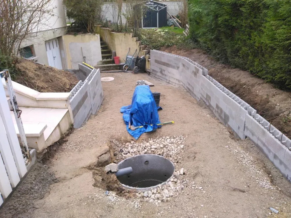 Rénovation d'une cour avec Création de puisards chez un particulier près de Troyes (1)