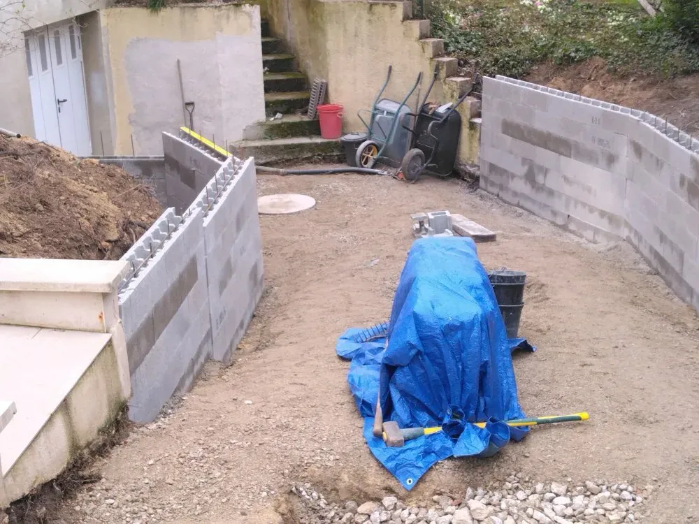 Rénovation d'une cour avec Création de puisards chez un particulier près de Troyes (3)