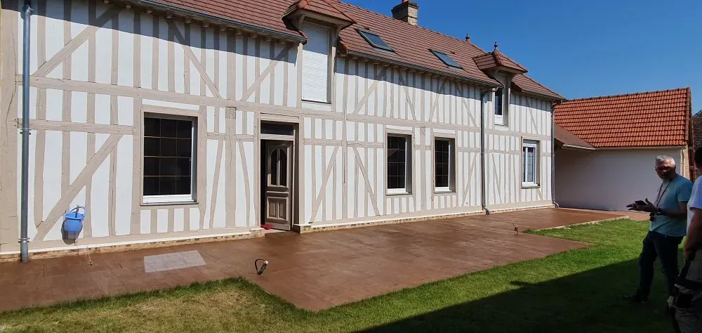 Création d'une terrasse en béton imprimé chez un particulier près de Troyes (1)