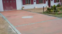 Aménagement d'une cour en béton désactivé dans une maison individuelle vers Troyes (1)