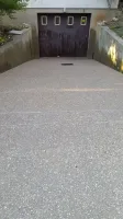 Cours en béton désactivé dans une maison individuelle près de Troyes (3)