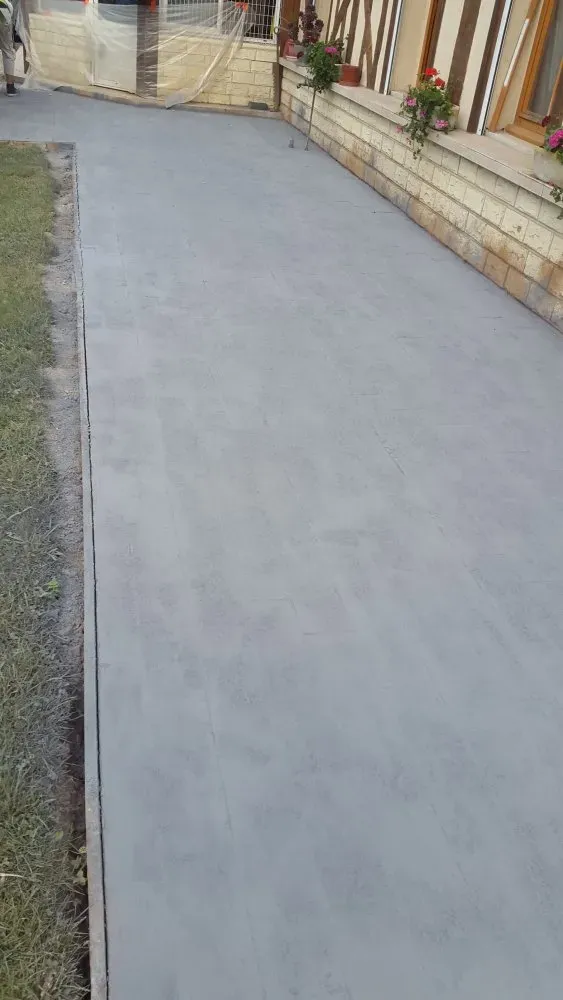 Création d'une terrasse en béton imprimé dans une maison particulière près de Troyes (3)